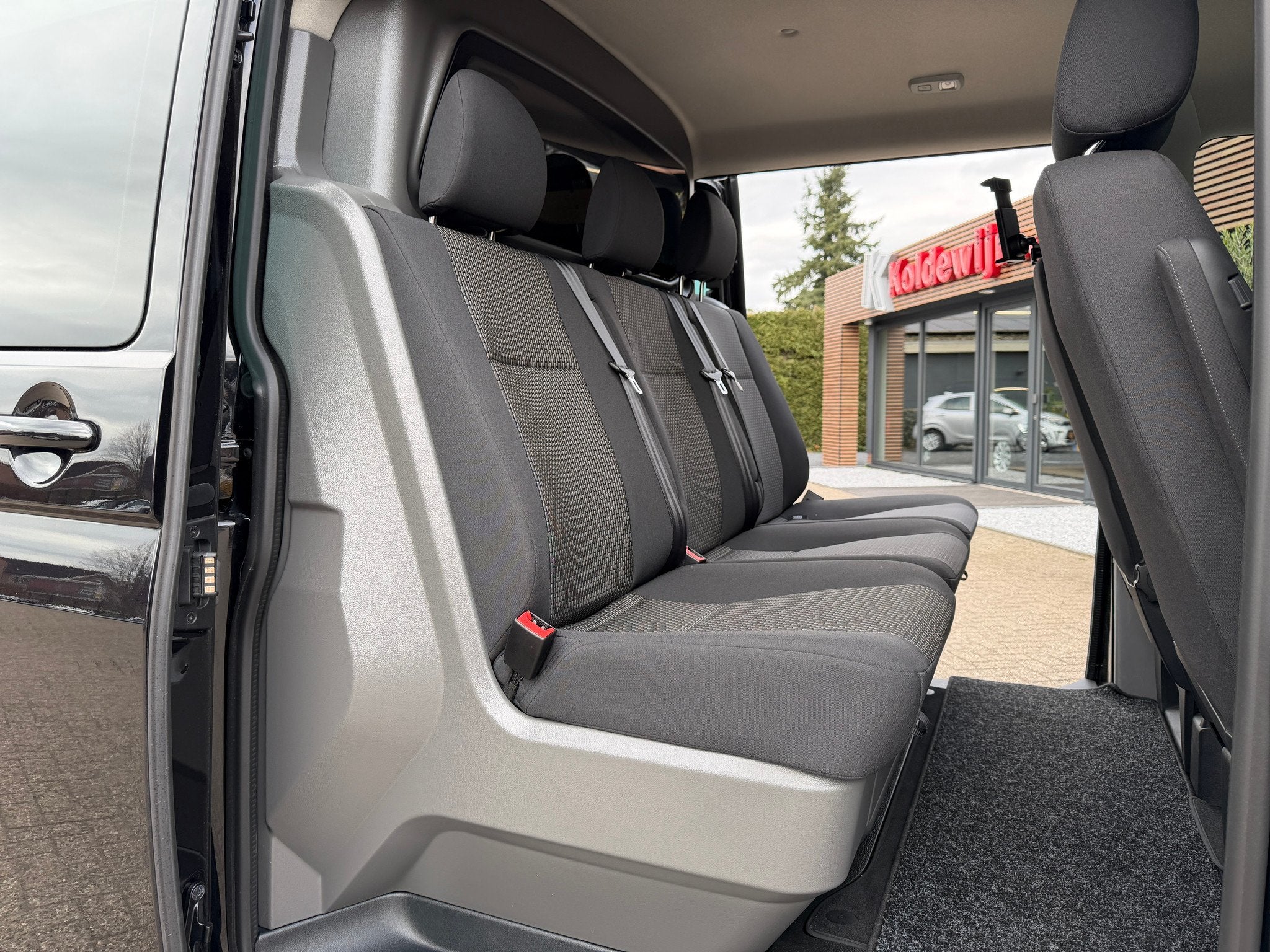 Volkswagen Transporter Bulli L2H1 30 2.0 TDI 204PK BULLI - E, Auto's, Gebruikt, Euro 6, 4 cilinders, Volkswagen