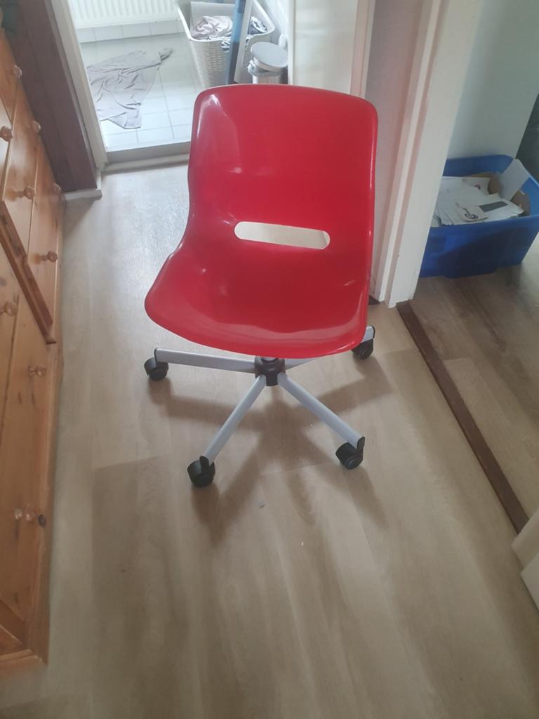 Rode bureau stoel, Ophalen, Kunststof, Gebruikt, Eén