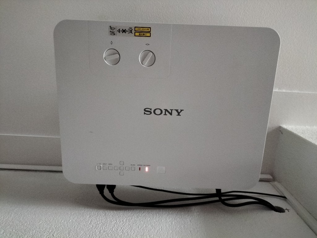 Sony VPL-PHZ50 laser beamer met 5000 ANSI lumen, Audio, Tv en Foto, Beamers, Ophalen of Verzenden, Zo goed als nieuw, Full HD (1080)