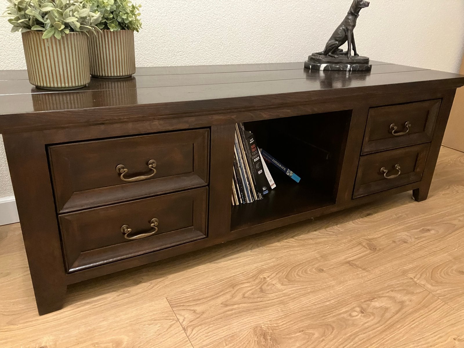 Massief houten tv-meubel met lades en open vak, Ophalen, Gebruikt, 150 tot 200 cm, Minder dan 100 cm