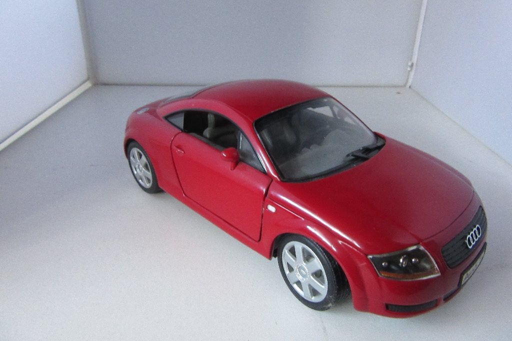Audi TT 1;18, Hobby en Vrije tijd, Modelauto's | 1:18, Ophalen of Verzenden, Zo goed als nieuw, Auto, Revell