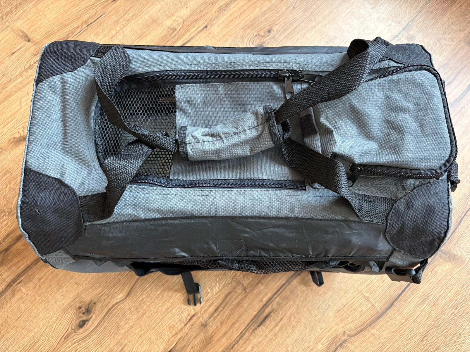 Kat/hond reistas/bench, Ophalen, Zo goed als nieuw, Grijs, 30 cm of meer