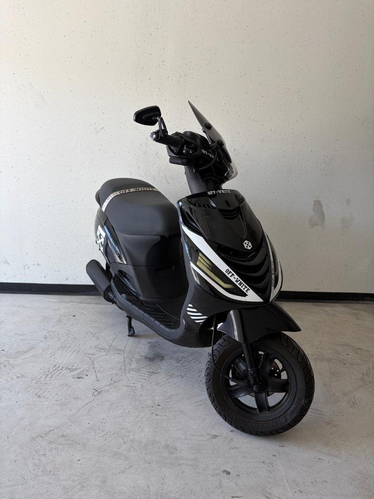 Piaggio Zip brom 2017 off white, Ophalen, Zo goed als nieuw, Overige typen, Piaggio Zip