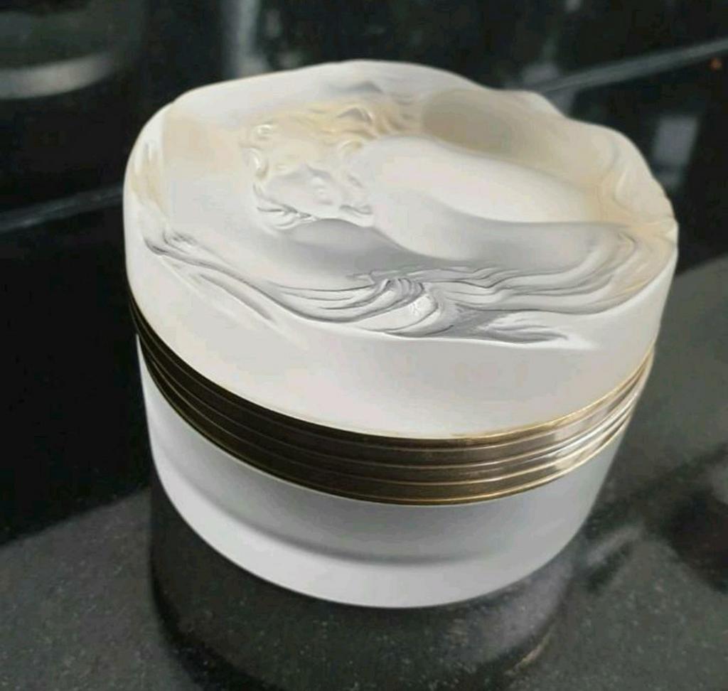 Lalique Daphne Poeder Sieradendoosje, Antiek en Kunst, Antiek | Glas en Kristal, Ophalen of Verzenden
