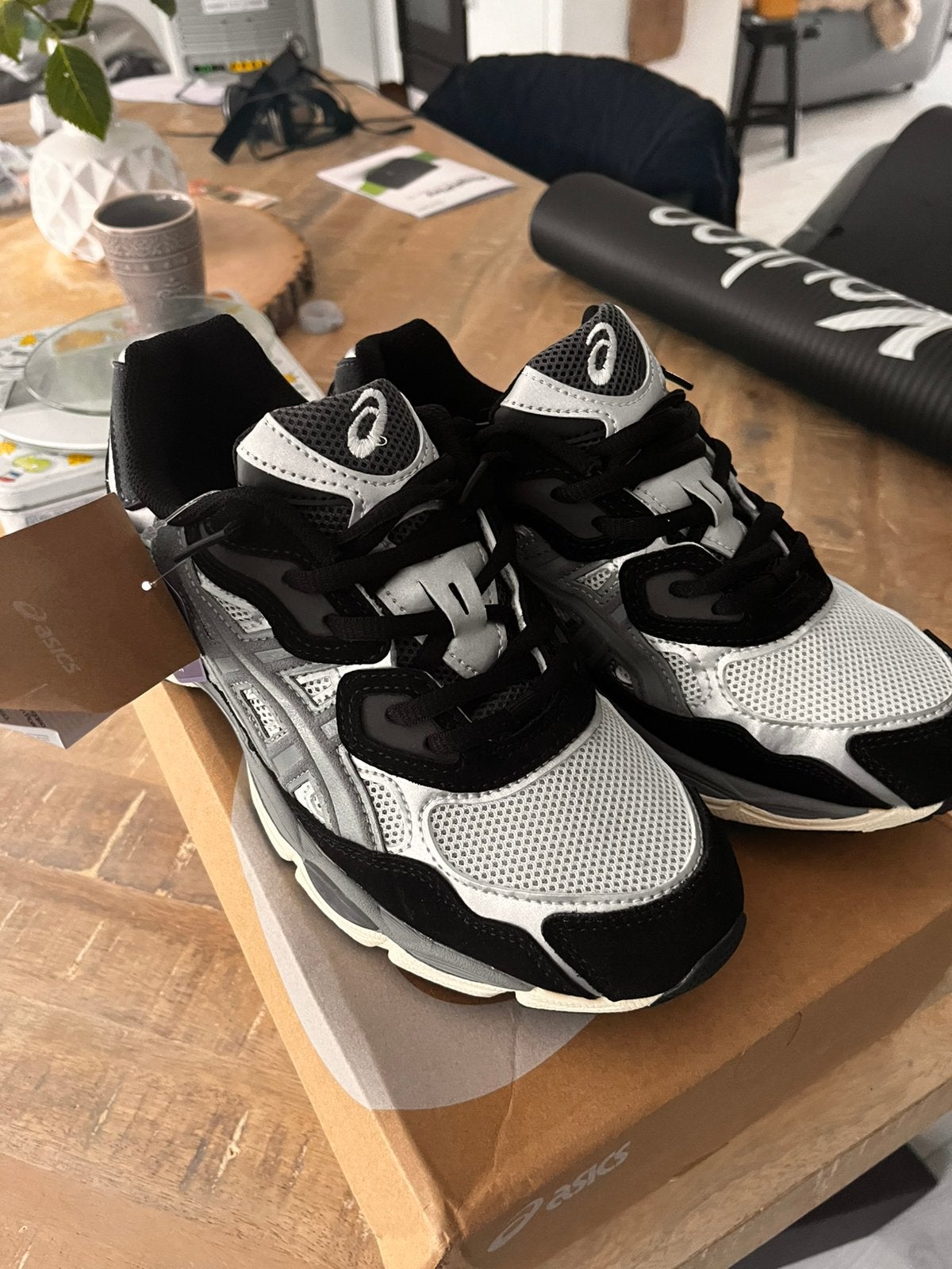 Asics gel, Zwart, Ophalen of Verzenden, Sneakers of Gympen, Zo goed als nieuw