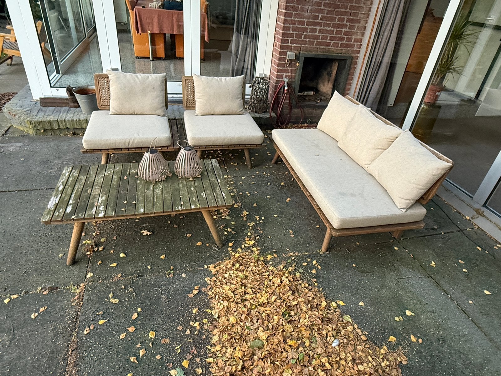 Comfortabele loungeset met salontafel
