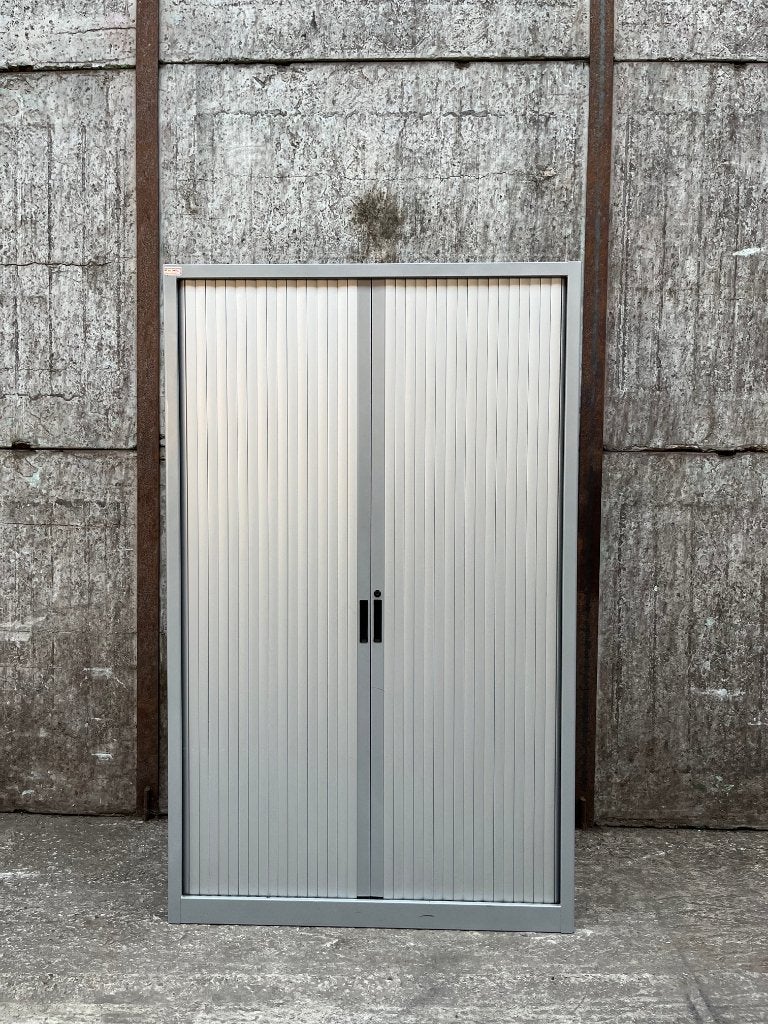 Gebruikte roldeurkast 195x120x45cm - zilvergrijs, Met plank(en), 100 tot 150 cm, Ophalen of Verzenden, 150 tot 200 cm