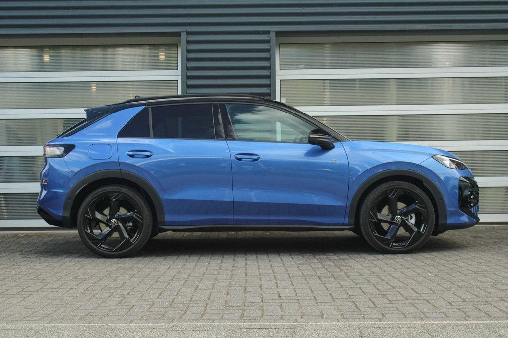 Volkswagen T-Roc 1.5 eTSI 150pk DSG R-Line First Edition | H, 1498 cc, Euro 6, 4 cilinders, Blauw