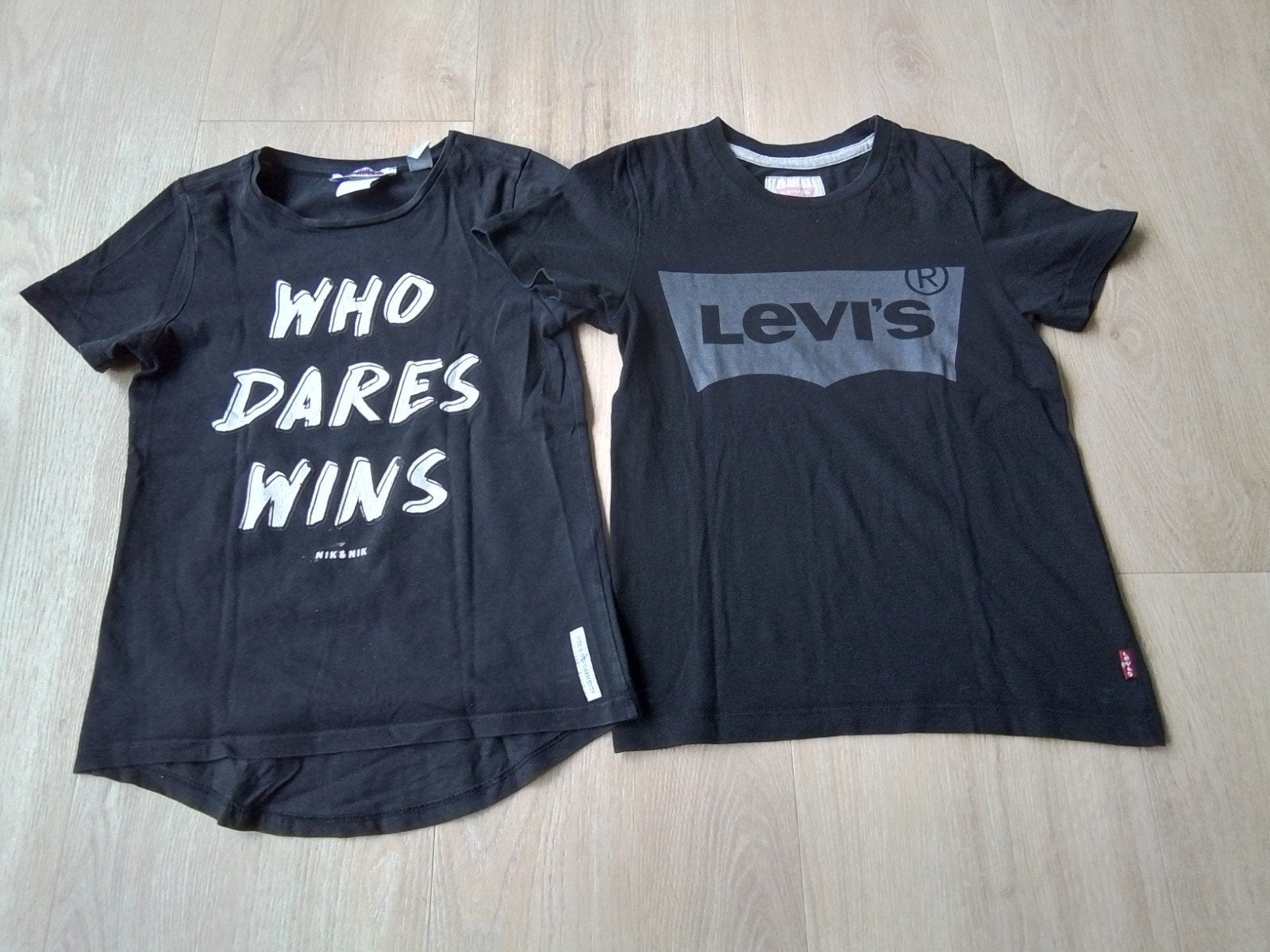 Shirtjes Nik&Nik en Levi s mt 128, Kinderen en Baby's, Kinderkleding | Maat 128, Ophalen of Verzenden, Nik&Nik, Levi s, Meisje