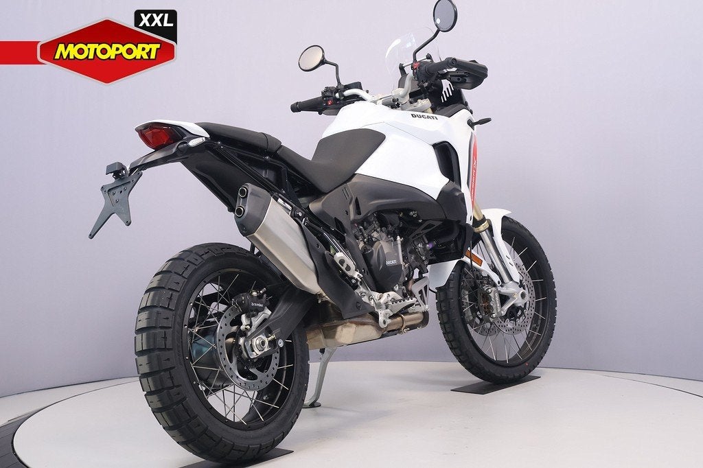 Ducati DESERT X (bj 2026), Motoren, Motoren | Ducati, Ducati North Europe B.V., Bedrijf, Toermotor, Maanweg 174
2516 AB  Den Haag, NL