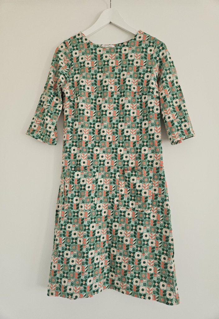Leuk jurkje Cissi och Selma groen met rozerood motief mt. XS, Kleding | Dames, Ophalen of Verzenden, Zo goed als nieuw, Maat 34 (XS) of kleiner