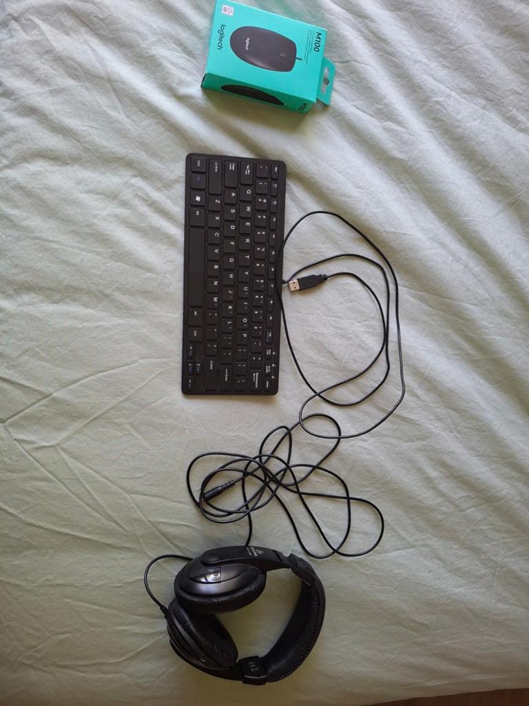 Setje van muis, toetsenbord en koptelefoon., Computers en Software, Muizen, Logitech, Devine, Windows, Gebruikt, Toetsenbord en muis-set