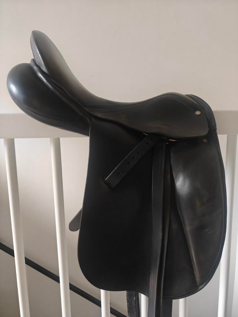 Daaleman dressuurzadel, Dieren en Toebehoren, Paarden en Pony's | Zadels, Ophalen, Gebruikt, Dressuur, Geen
