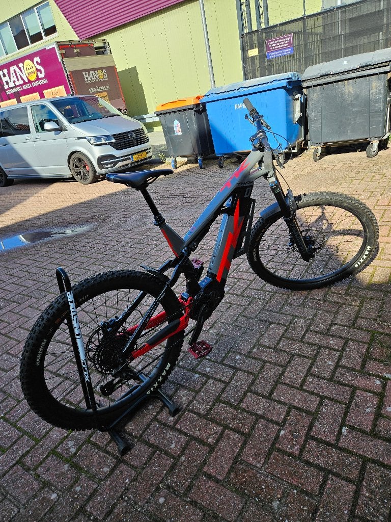 Electrische mountainbike Thok TK01, Ophalen, Zo goed als nieuw, 30 tot 50 km per accu, Overige merken