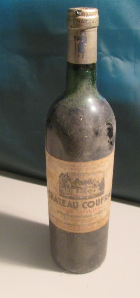 1x Chateau Coufran - Haut-Medoc - Cru Grand Bourgeois - 1975, Verzamelen, Frankrijk, Ophalen of Verzenden, Zo goed als nieuw, Rode wijn