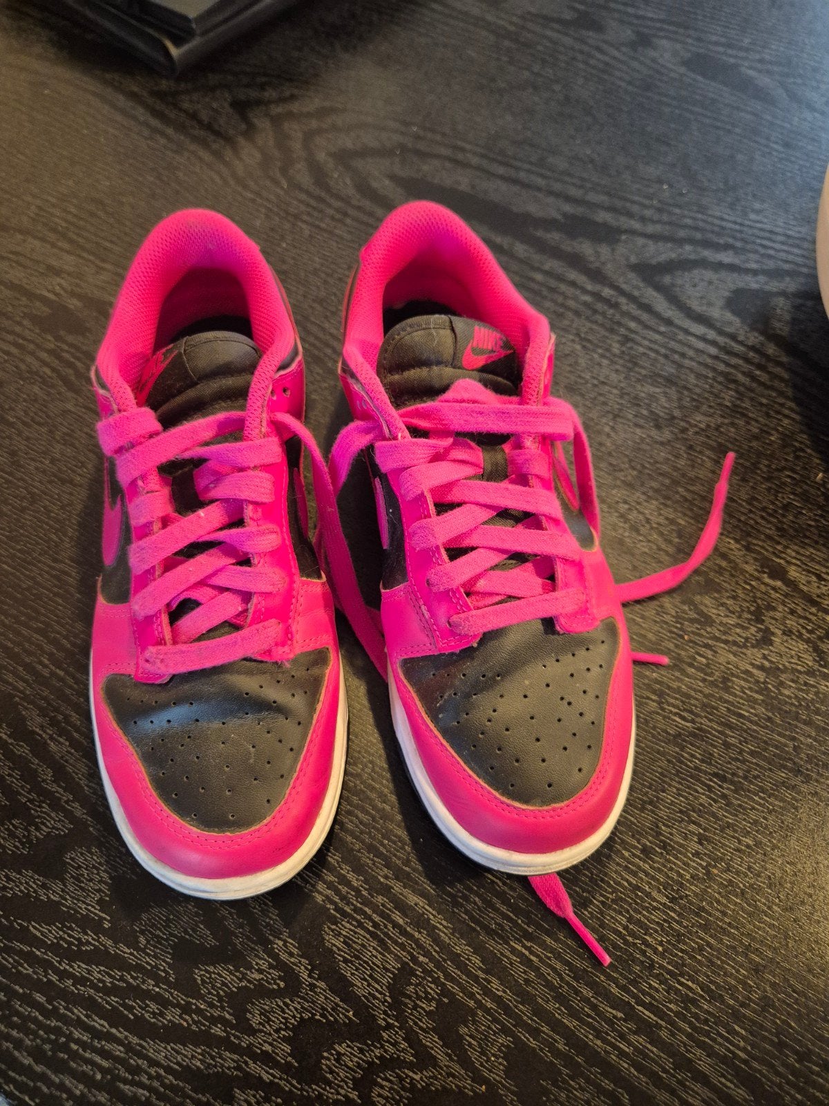Nike Dunk Low Fuchsia Zwart - Stijlvolle Sneakers, Kleding | Dames, Ophalen of Verzenden