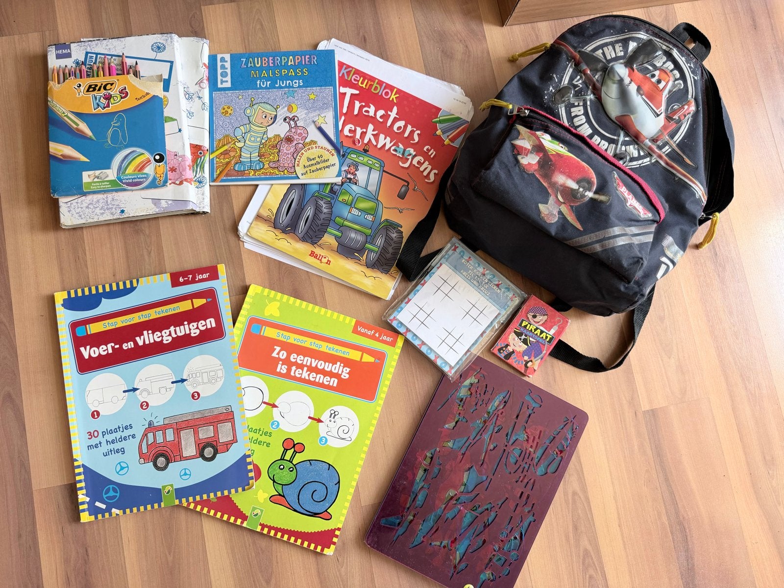 Gratis Planes rugzakje met tekenspullen en spelletjes, Ophalen, Gebruikt, Knutselen