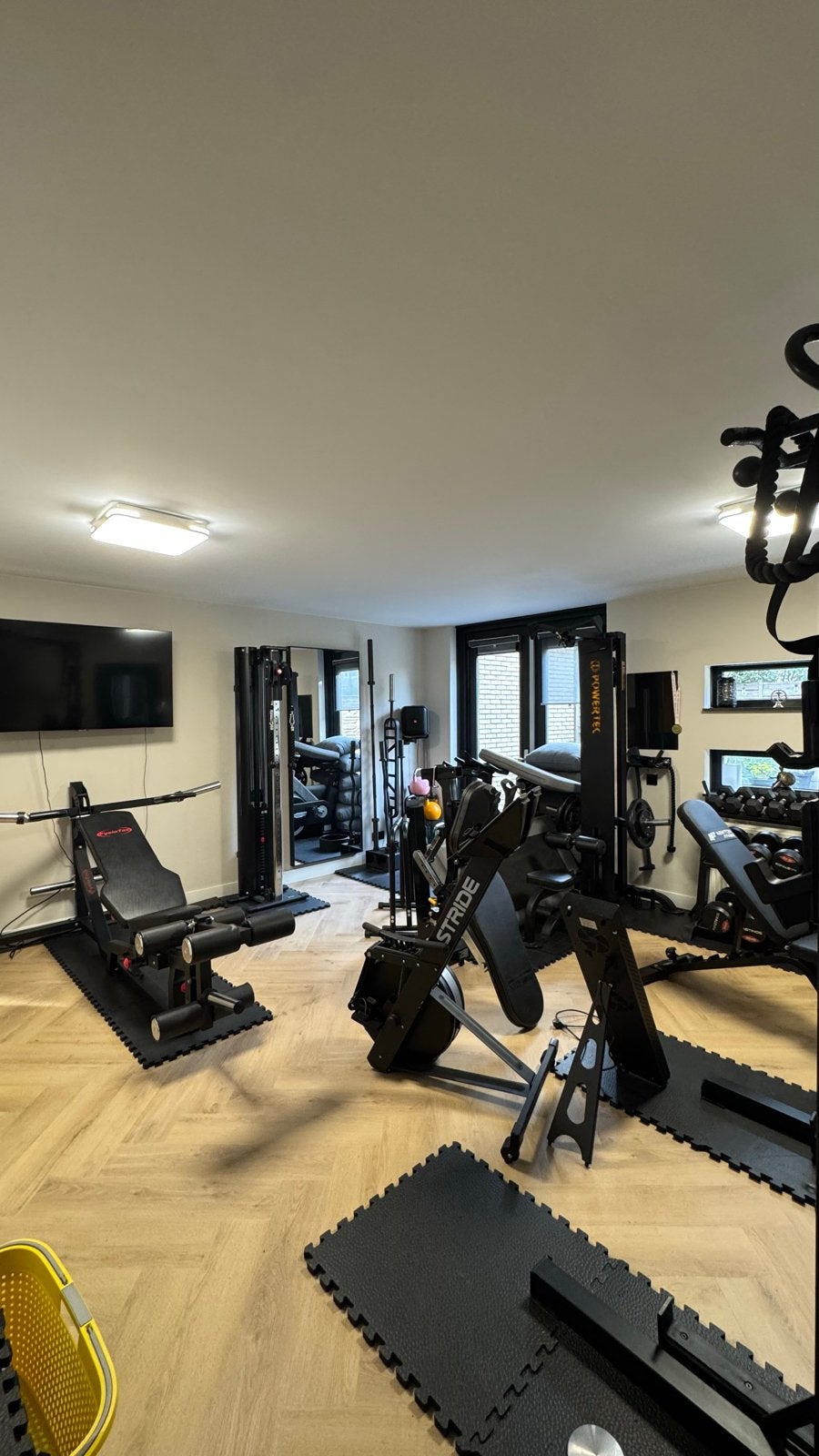 Foto 20 van Home gym/ complete homegym met alles erop en eraan.
