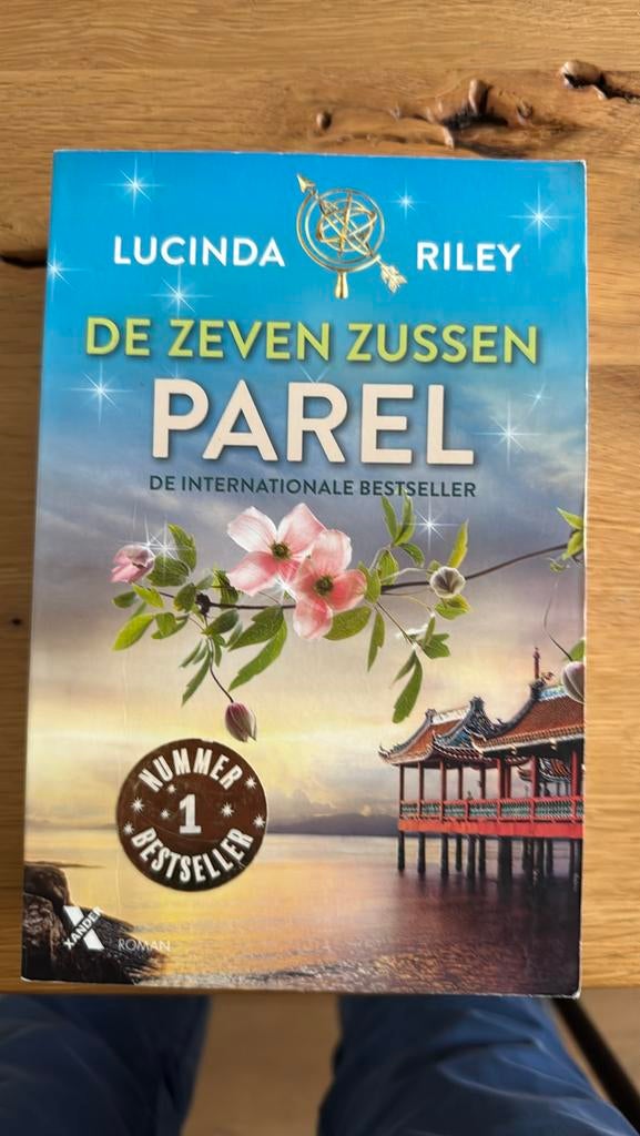 De zeven zussen “Parel” van Lucinda Riley, Ophalen, Zo goed als nieuw