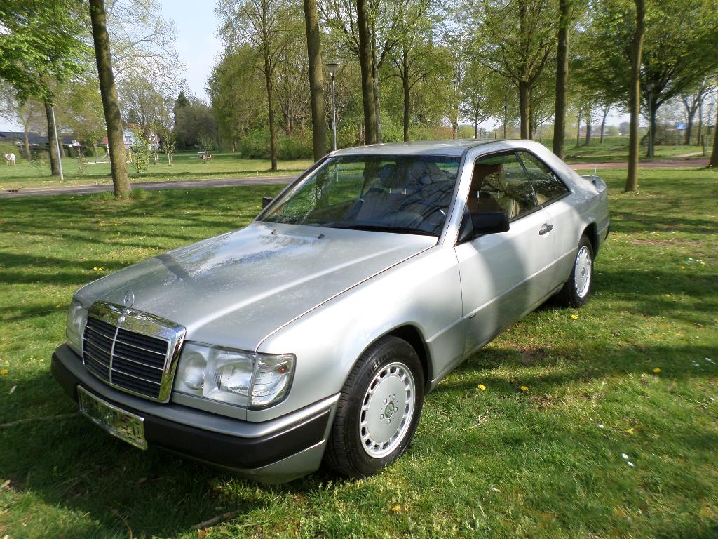 Mercedes Benz 230 CE coupe, Auto's, Automaat, Achterwielaandrijving, Bruin, Particulier