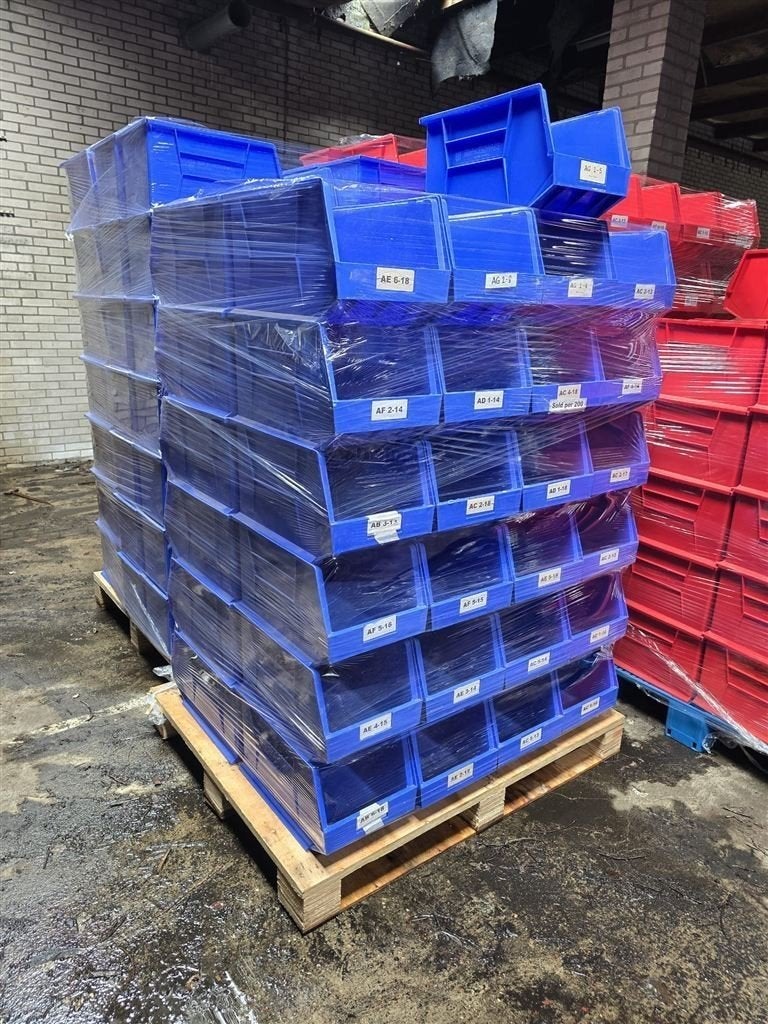 Magazijnbakken stapelbakken gebruikt tweedehands, 100 cm of meer, Minder dan 35 cm, Ophalen of Verzenden, Minder dan 40 cm