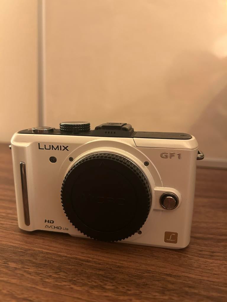 Panasonic Lumix GF-1 met 2 accu's en lader, Ophalen of Verzenden, Gebruikt, Overige Merken, 8 keer of meer