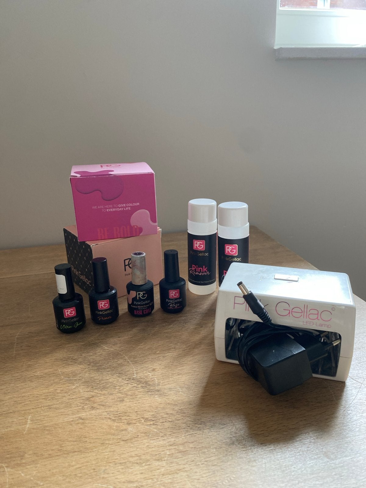 Pink Gellac Startpakket met Lamp en 15 Kleuren enkele nieuw, Overige kleuren, Ophalen of Verzenden, Zo goed als nieuw, Handen en Nagels