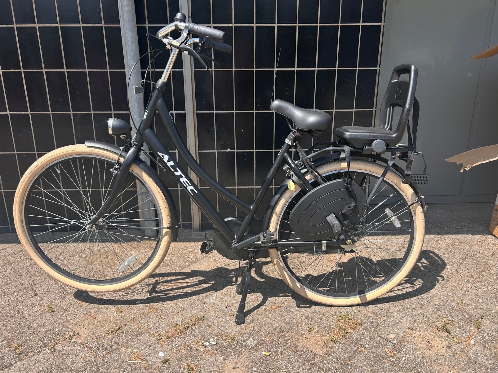 Altec transport damesfiets, Ophalen