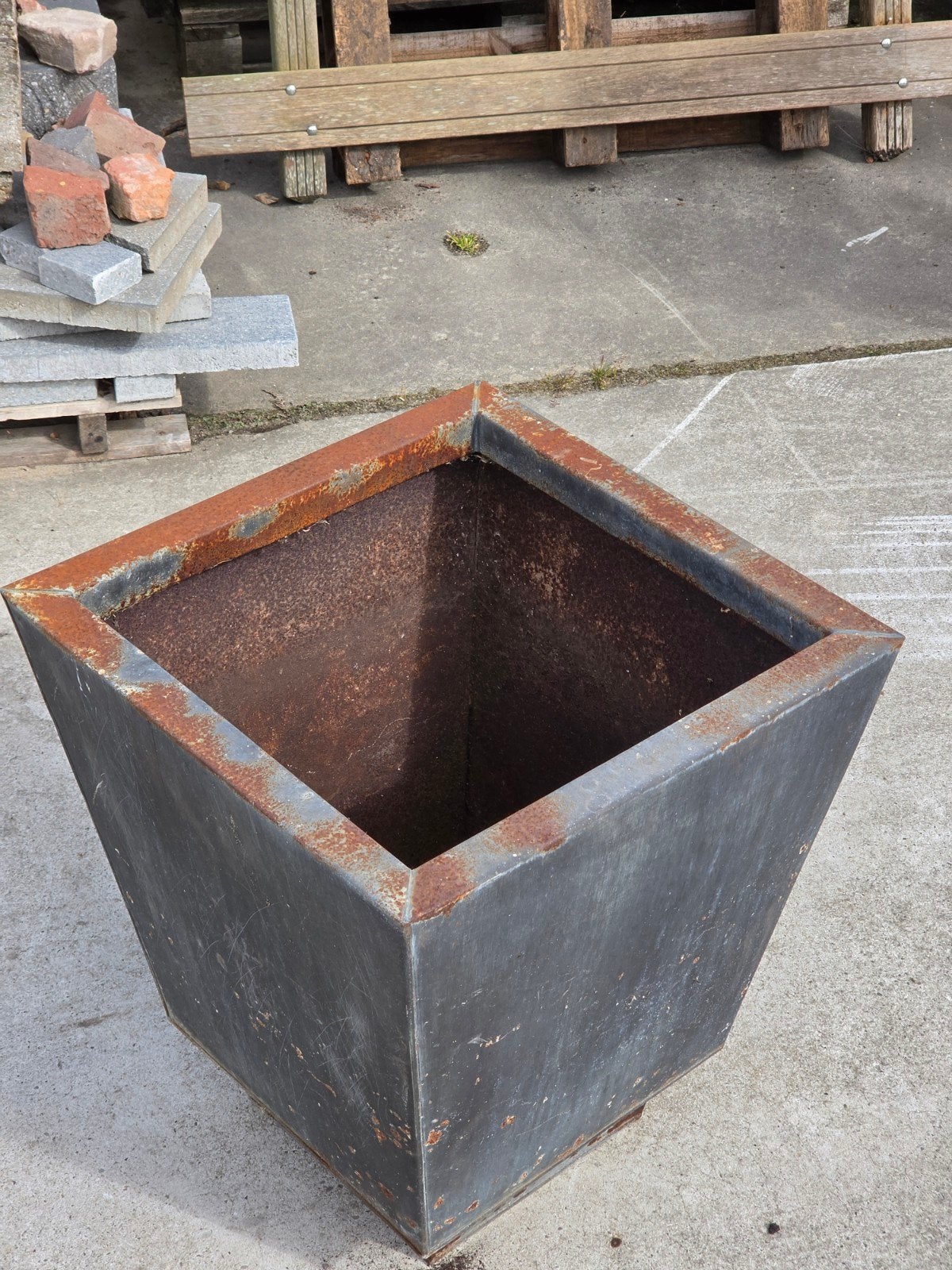 Stalen Bloembak / Bloempot | 50x50 | 60 hoog, Tuin en Terras, Bloembakken en Plantenbakken, Ophalen, Gebruikt, Rond, Metaal