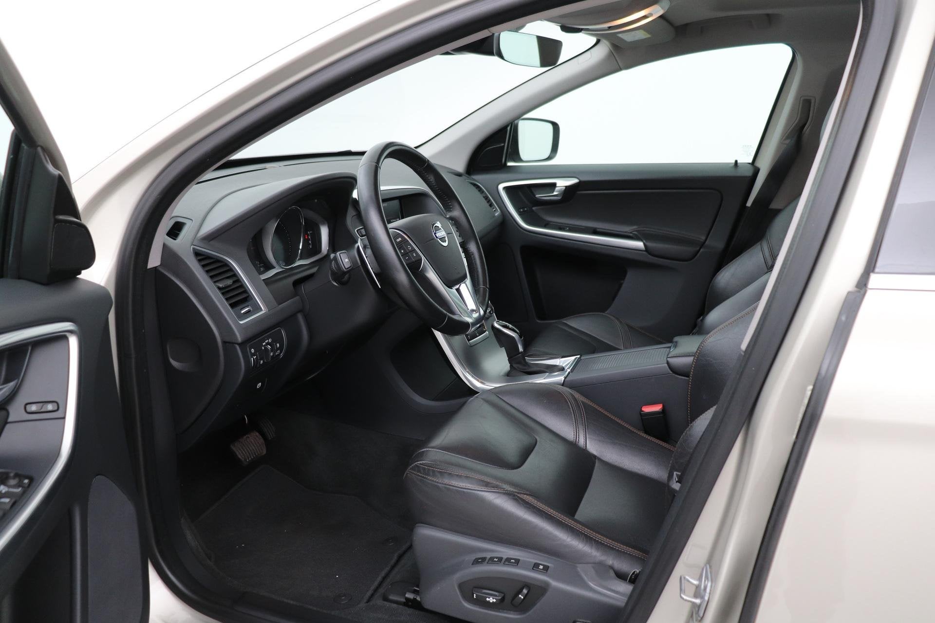 Volvo XC60 2.4 D4 Summum | 5-cilinder | Panoramadak | Trekha, Auto's, Automaat, Gebruikt, Euro 6, Leder
