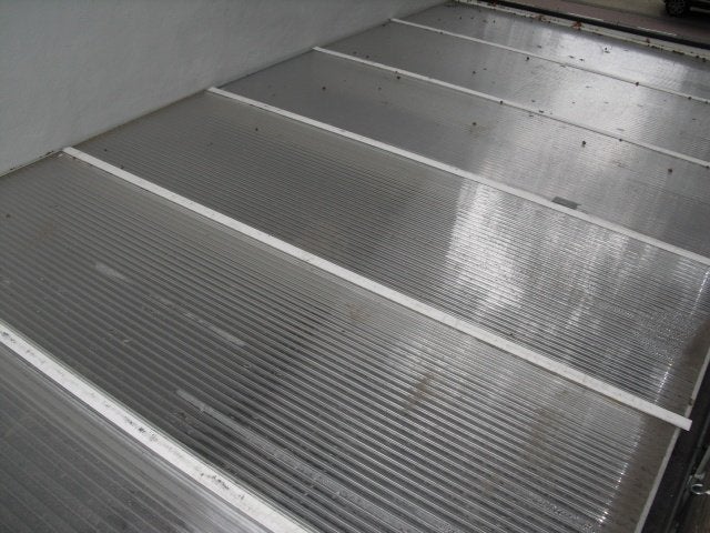 TYE KOOP I.V.M. HAGELSCHADE VIJF SDP KANAAL DAKPLATEN, Kunststof, Gebruikt, 15 m² of meer, Grijs