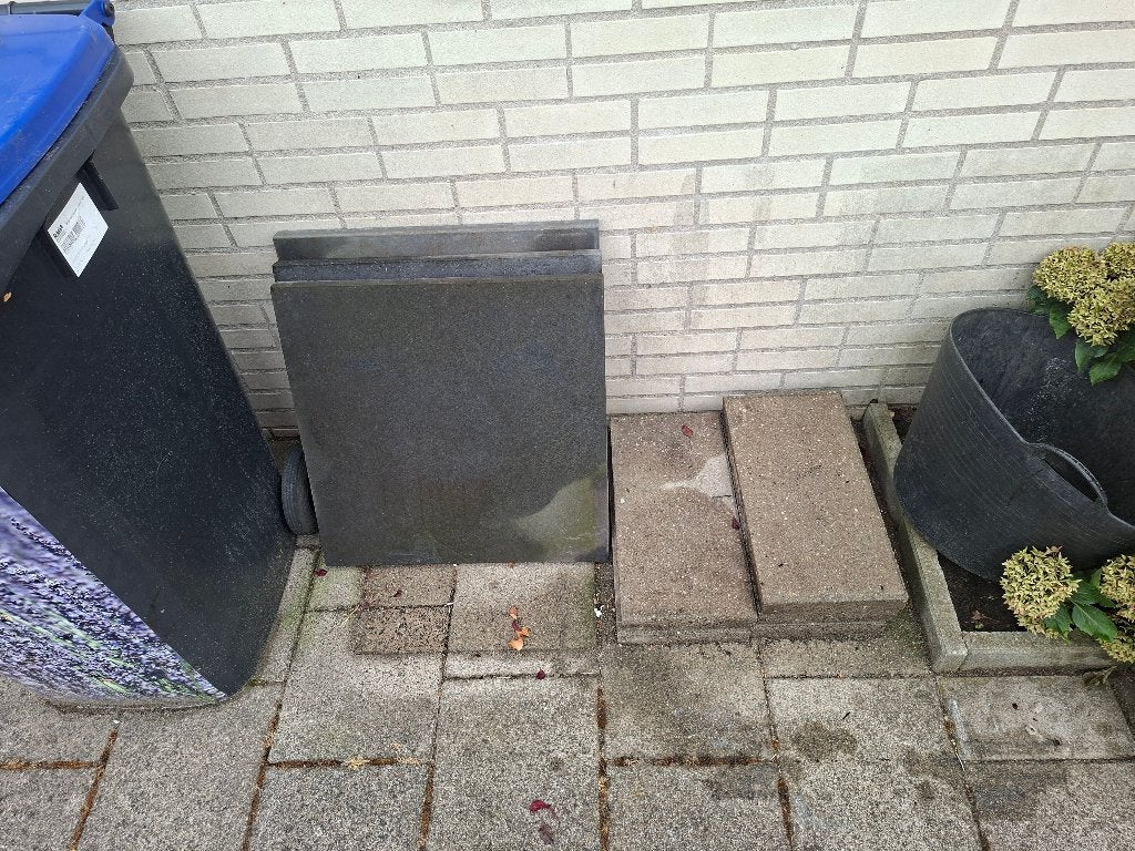 Gratis af te halen – Nog een paar tegels, Tuin en Terras, Tegels en Klinkers, Ophalen, Gebruikt, Minder dan 5 m², Beton