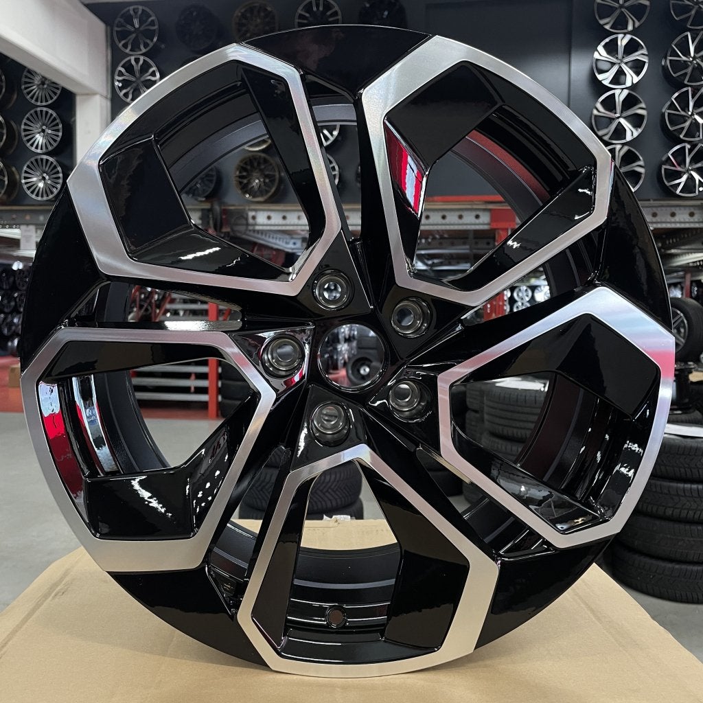 18" velgen passen op Skoda Octavia RS Evt + banden, Auto-onderdelen, Niet ingevuld, 18 inch, Velg(en), Niet ingevuld