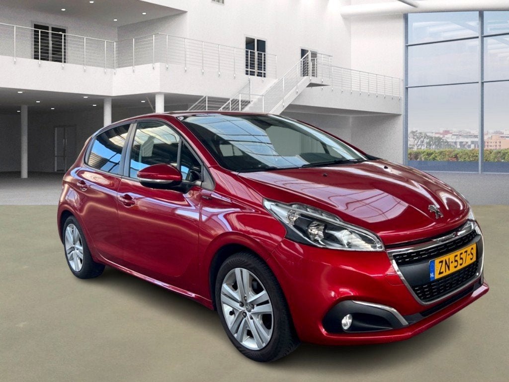 Foto 3 van Peugeot 208 1.2 5D NAP Airco Navi scherm Trekhaak CarPlay Nw