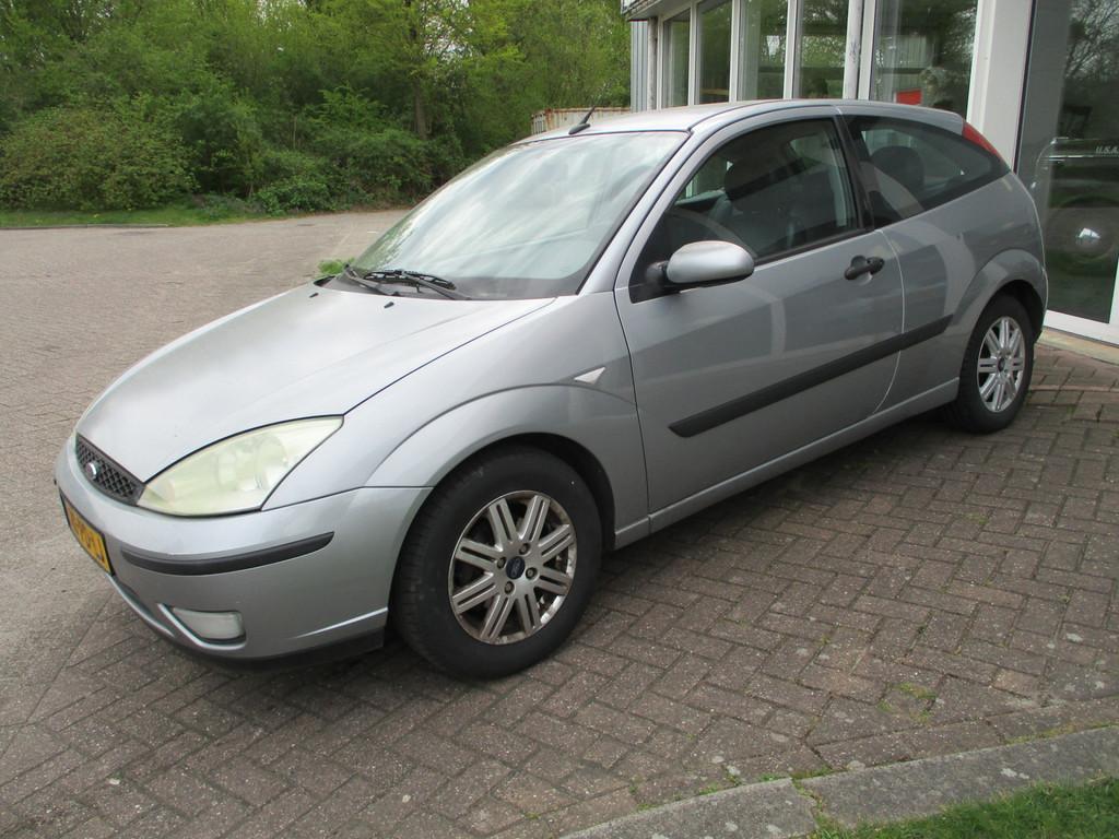Ford Focus 1.6-16V Futura APK mei 2027! (bj 2004), 1596 cc, Zwart, 4 cilinders, 49 €/maand
