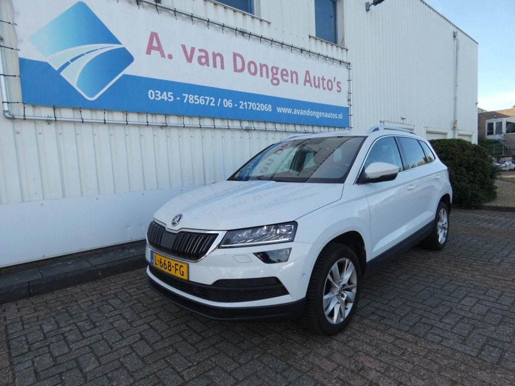 Skoda KAROQ 1.5 TSI BNS.ED. PLUS,ACC,Camera,Led,Trhaak,Stoel, Auto's, Verwarmde buitenspiegels, Euro 6, 4 cilinders, 150 pk