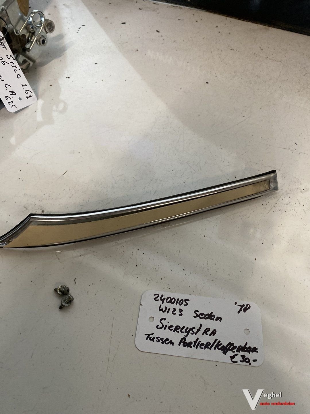 Mercedes W123 2.5 B 1978 2400105  Sierlijst, Gebruikt, -, -, Ophalen of Verzenden