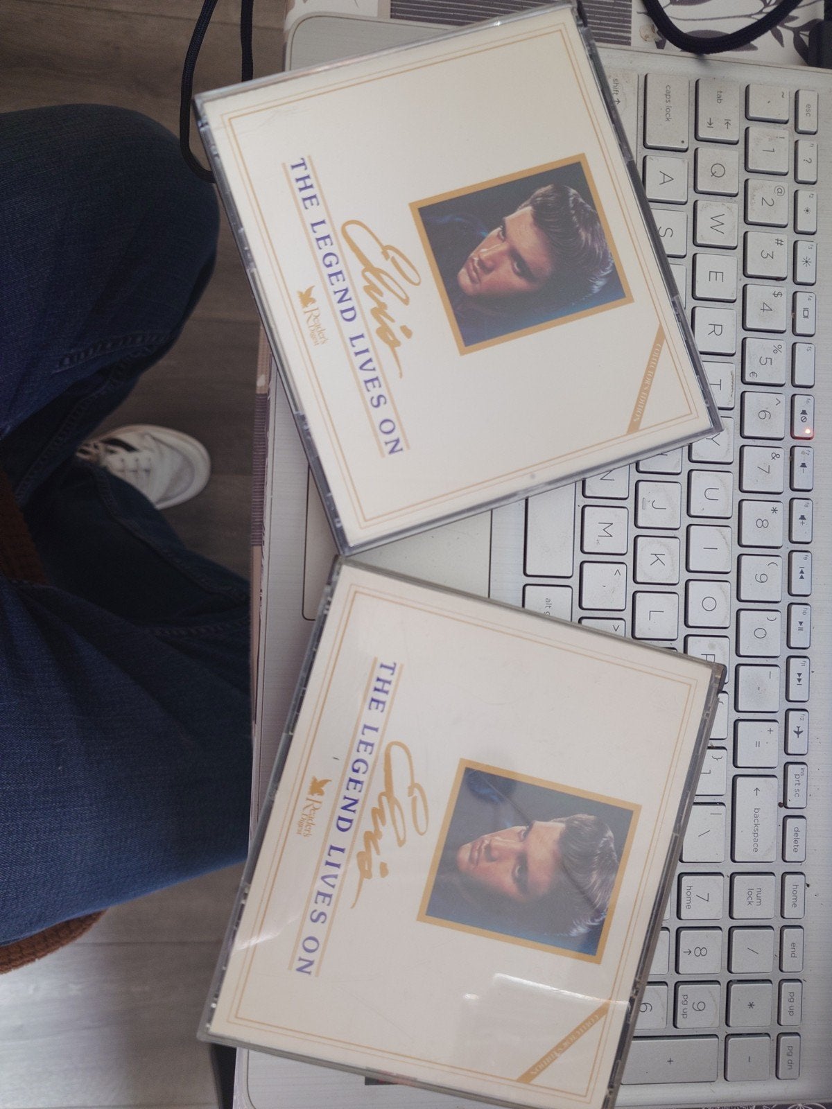 Elvis Presley - The Legend Lives On (5 CD's), Ophalen of Verzenden, Gebruikt, Pop, Verzamelalbum