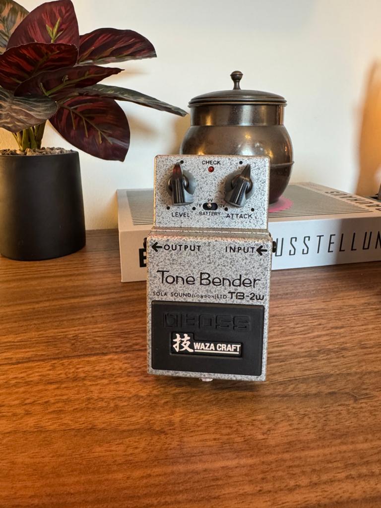 Boss TB-2w Tone Bender Waza Craft Fuzz - Limited Edition, Muziek en Instrumenten, Effecten, Ophalen of Verzenden, Zo goed als nieuw