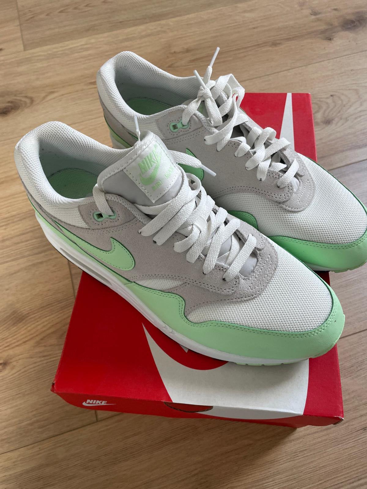 Nike Air Max 1 Essential Vapor Green maat 46, Kleding | Heren, Ophalen, Zo goed als nieuw, Overige kleuren