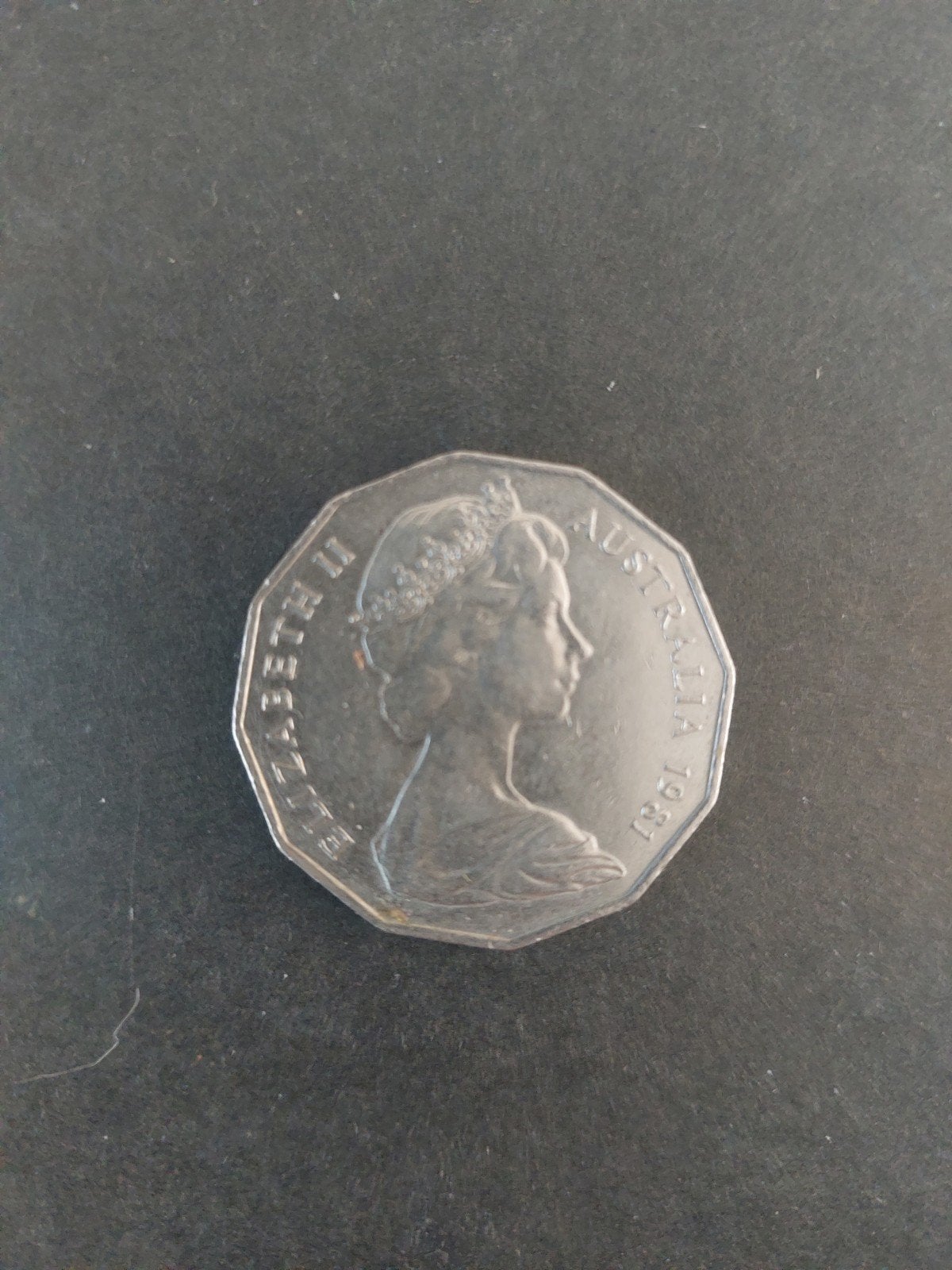 Australische 50 cent munt 1981 Koningin Elizabeth II, Postzegels en Munten, Munten | Oceanië, Ophalen of Verzenden, Losse munt