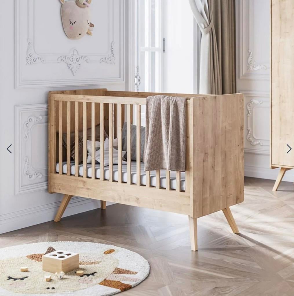 Complete Petite Amelie Vintage Babykamer + Schommelstoel, Ophalen, Zo goed als nieuw, Jongetje of Meisje