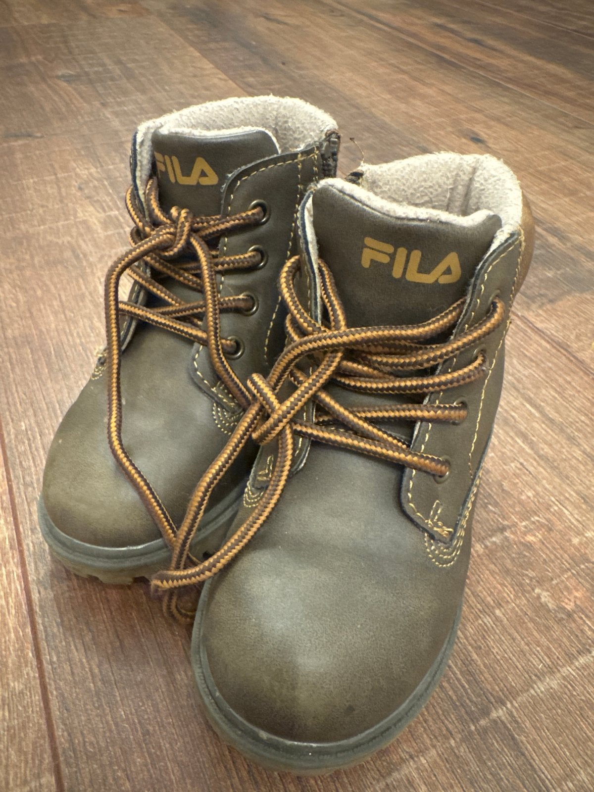 Fila kinderschoenen bruin, maat 23 - Goede staat, Ophalen of Verzenden, Zo goed als nieuw, Schoenen