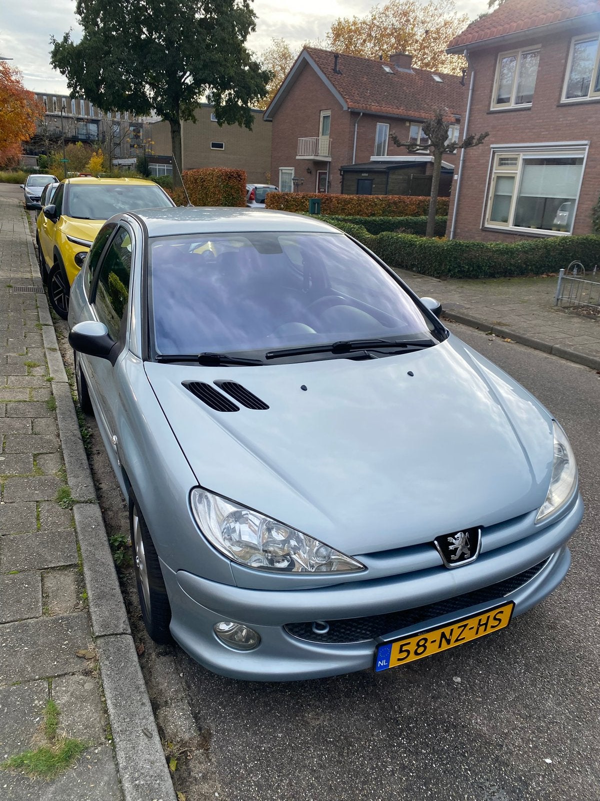 Peugeot 206 1.6 16V Gentry 3D 2004 Grijs, Auto's, Voorwielaandrijving, 15 km/l, 40 €/maand, Handgeschakeld