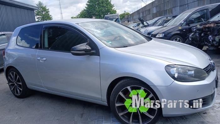 Fusee rechts-voor van een Volkswagen Golf, Gebruikt, -, Volkswagen, -