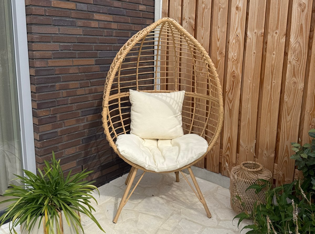 Ibiza stijl eistoel met kussen, Ophalen, Overige kleuren, Riet of Rotan, Zo goed als nieuw