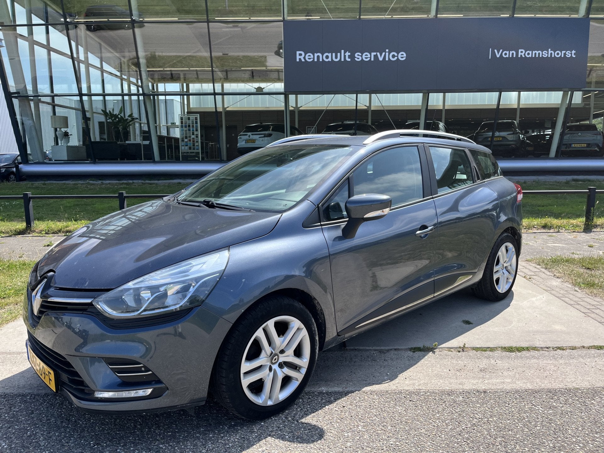 Renault Clio 0.9 TCe Intens / Trekhaak / Airco / Navigatie /, Voorwielaandrijving, Gebruikt, 580 kg, 3 cilinders