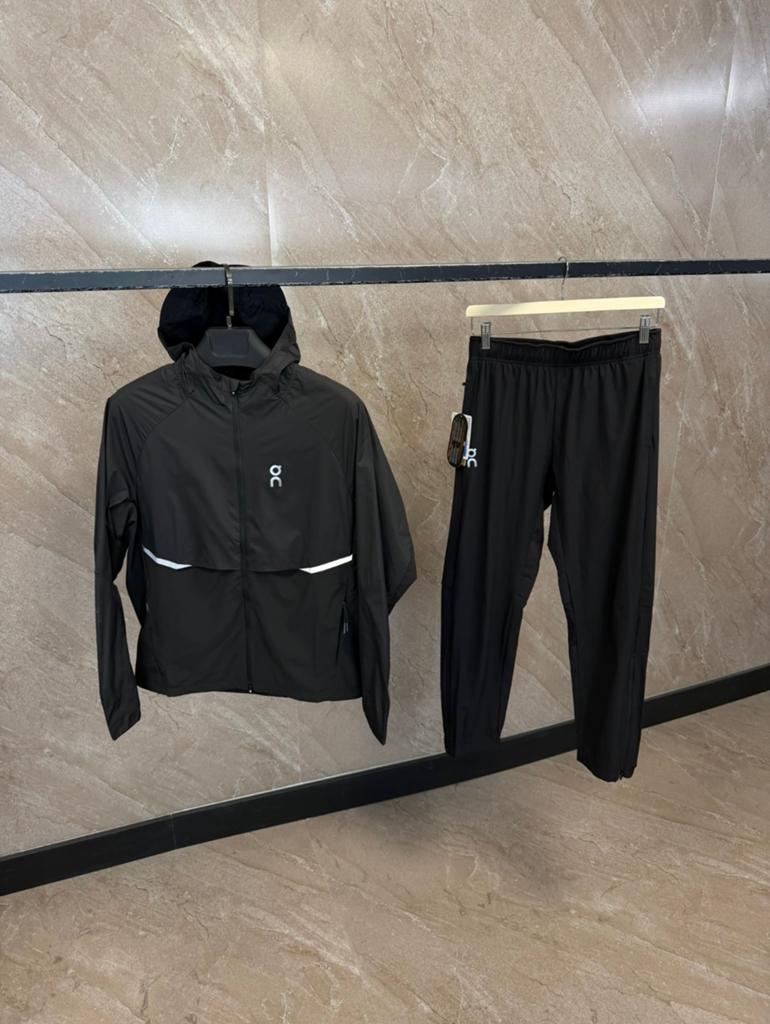Zwarte oncloud trainingspak, Kleding | Heren, Sportkleding, Ophalen of Verzenden, Nieuw, Zwart, Algemeen
