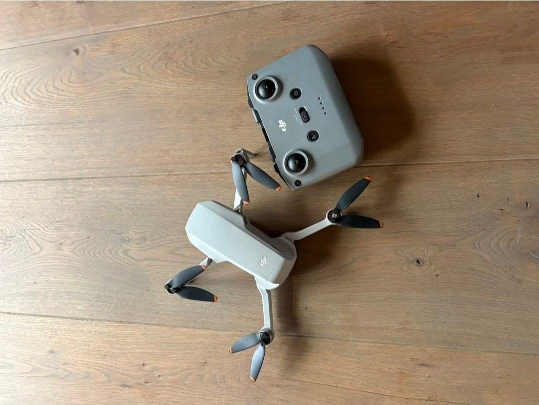 DJI Mini 2 Fly More Combo - Zo goed als nieuw, Ophalen, Cameradrone, 5 tot 10 kilometer, 15 tot 30 minuten