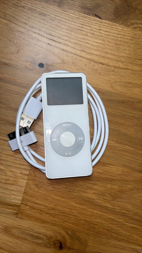 Ipod met JBL, Gebruikt, Classic, Zilver, Minder dan 2 GB